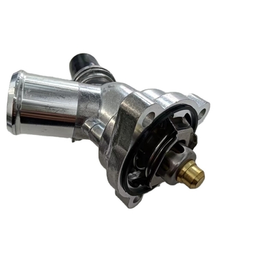 Um termostato de refrigerante do motor da CLASSE 9698825 para compatibilidade GM Holden