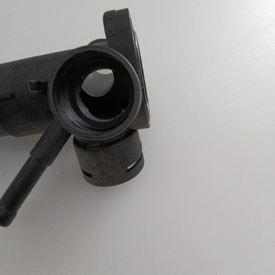 Flange de refrigerante para AAZ Turbodiesel em 93-99 Golf 93-99 Jetta 92-97 Passat 068121132B