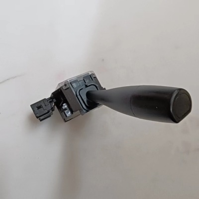 UJ06-66-122 UJ0666122 Faróis de direção para Mazda B2500 B2600 BT-50