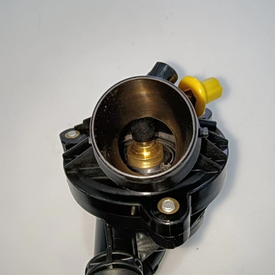 Montagem de caixa do termostato do refrigerante do motor do carro para BMW X6 ano 2006-2013 Metal plástico