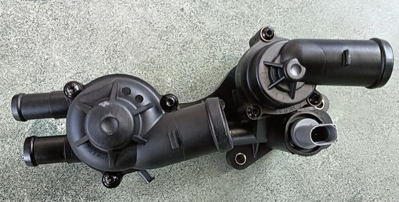 03C121111AM Reunião do termostato do motor do refrigerante para assento Ibiza VW Jetta 2011-2022 VW Polo 03C121111M