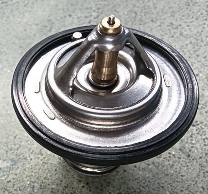 21200-VC20A 82Degree Motor refrigerante termostato para SUNNY viajante NP300 JUKE SUNNY