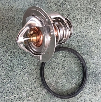 21200-VC20A 82Degree Motor refrigerante termostato para SUNNY viajante NP300 JUKE SUNNY