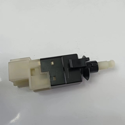 Mercedes-Benz E320 E350 E550 E63 AMG CLS550 CLS63 AMG Interruptor de luz do travão 0015454409/0015456709 4Pin